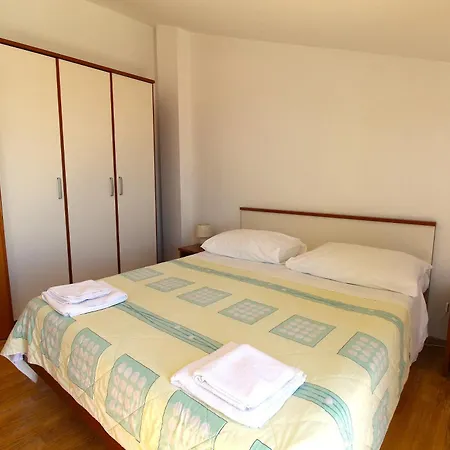 Cozy Helena Apartment Primošten