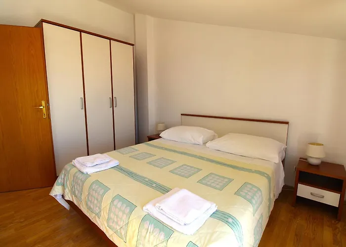 Cozy Helena Apartment Primošten