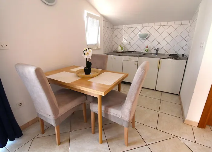 Cozy Helena Apartment Primošten