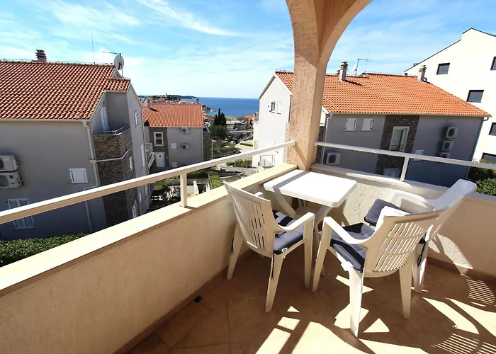 Cozy Helena Apartment Primošten